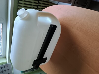 Бак з кронштейном-1